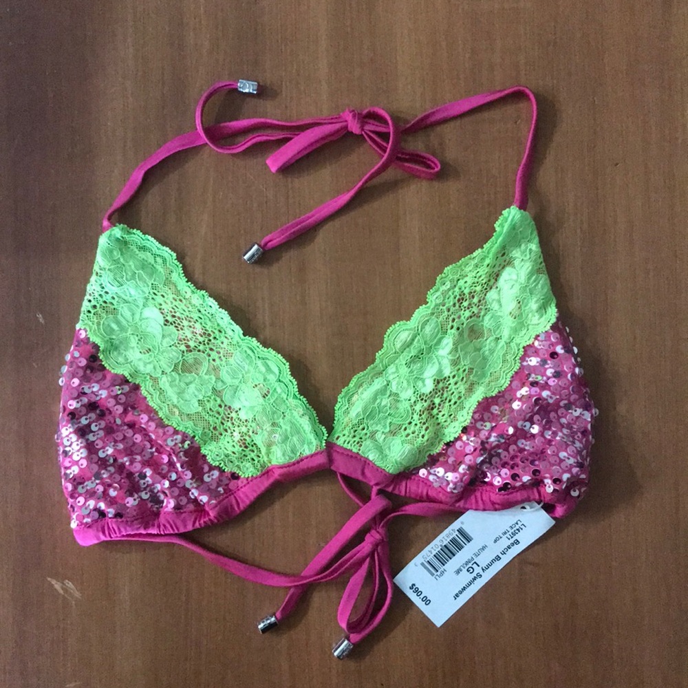 NWT - Beach Bunny Bikini Top, L
